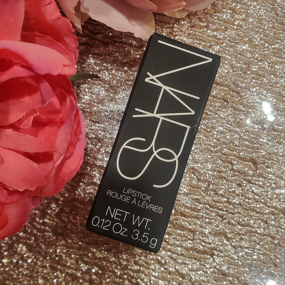 NARS Ravishing Red Matte Lipstick - Picture 12 of 17
